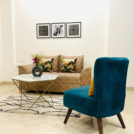 Bluo 1Bhk - Dlf Cybercity, Balcony, Lift, Parking Gurgaon Bagian luar foto