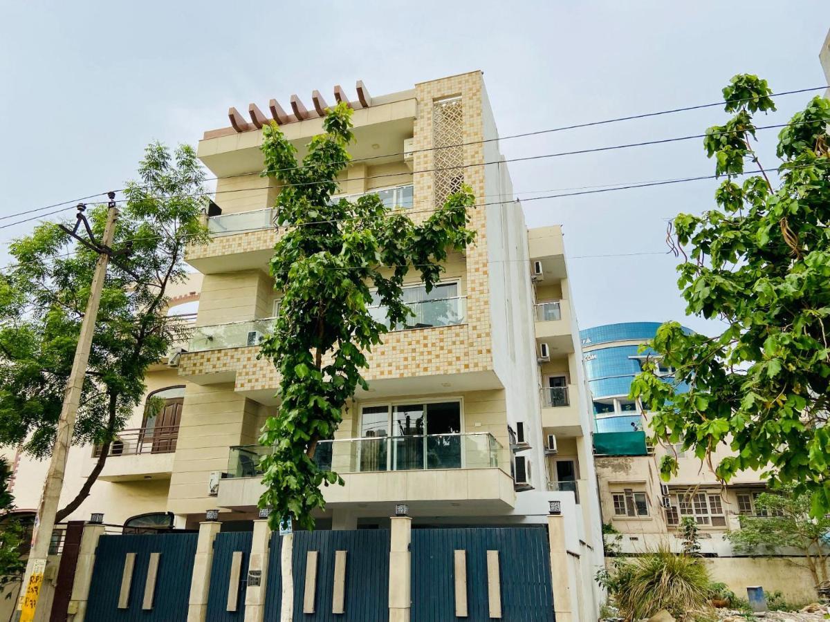 Bluo 1Bhk - Dlf Cybercity, Balcony, Lift, Parking Gurgaon Bagian luar foto