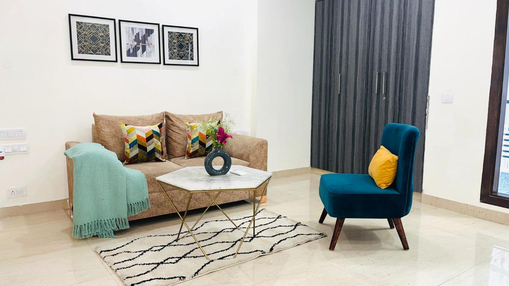 Bluo 1Bhk - Dlf Cybercity, Balcony, Lift, Parking Gurgaon Bagian luar foto